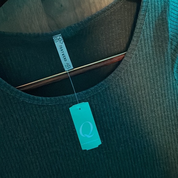 Simple grey t shirt dress - Picture 2 of 2